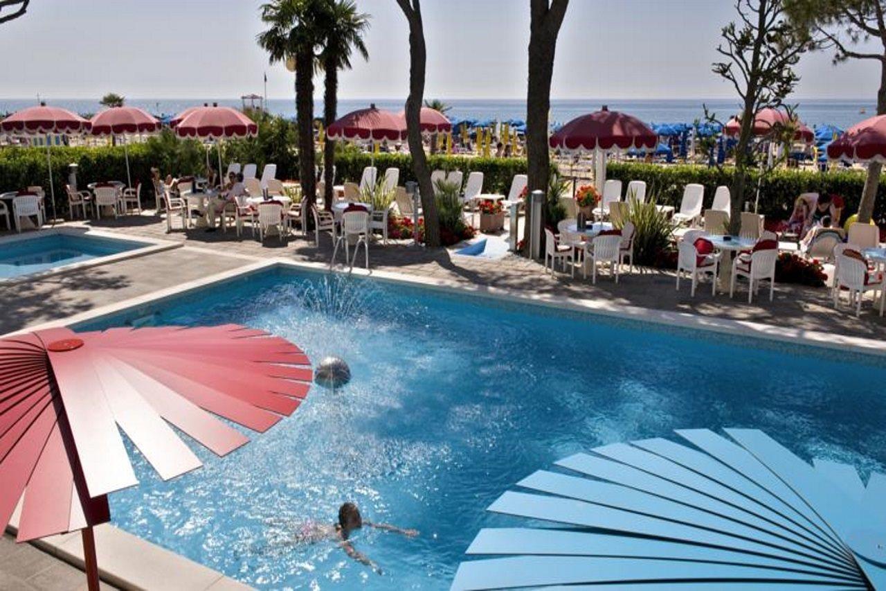 Termini Beach Hotel & Suites Лидо ди Йезоло Екстериор снимка