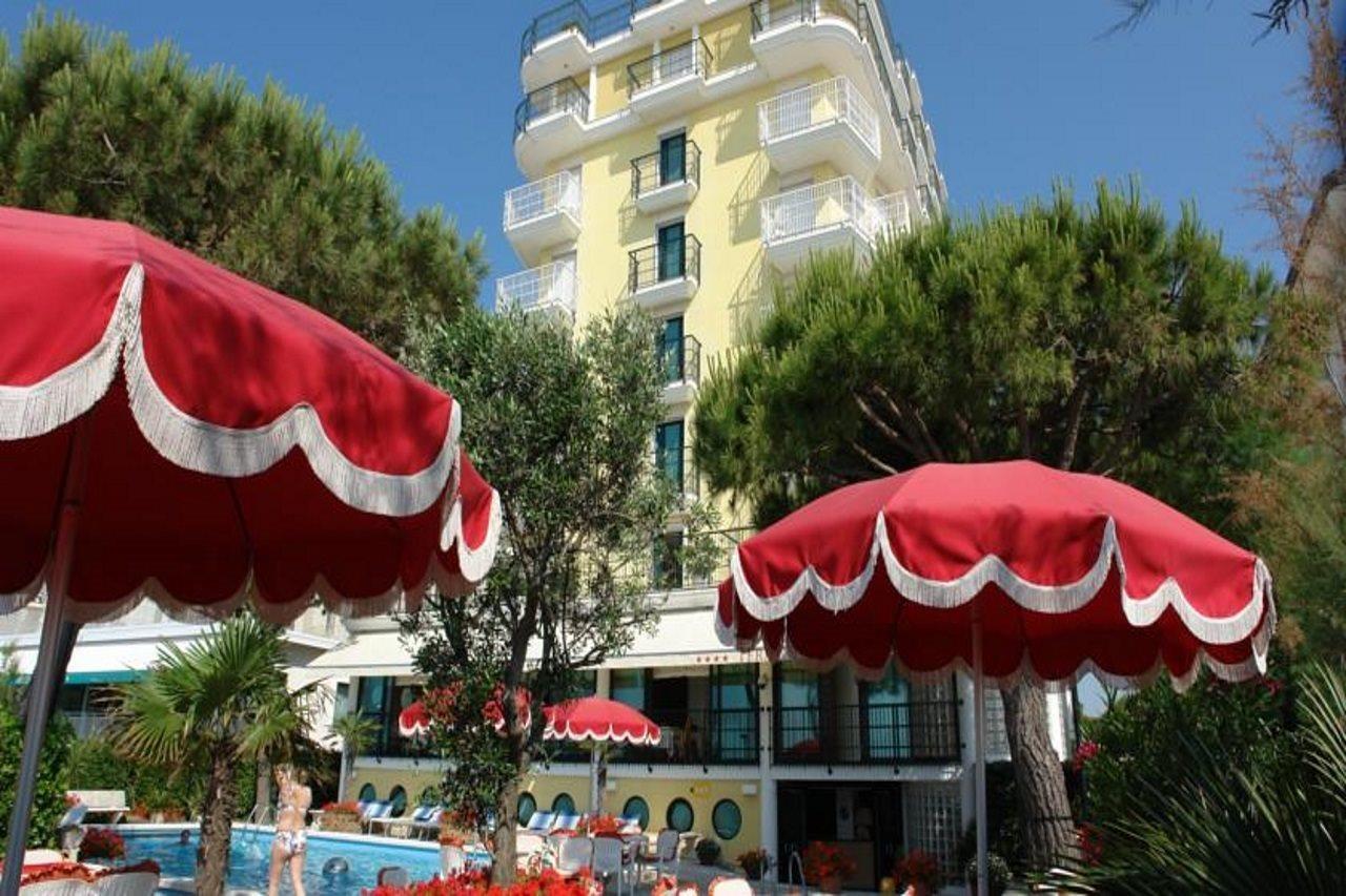 Termini Beach Hotel & Suites Лидо ди Йезоло Екстериор снимка